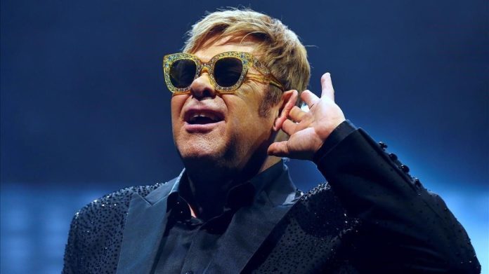 elton-john-anuncia-disc-amb-collaboracions-de-miley-cyrus,-charlie-puth-o-nicki-minaj