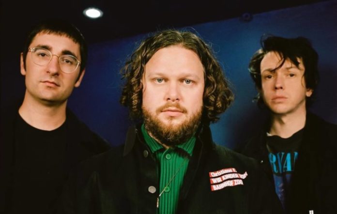 alt-j-anuncien-nou-disc-i-estrenen-‘u&me’