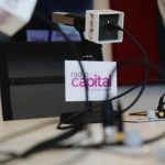 Micròfon Ràdio Capital estudi. Fotografia: Joel Codina