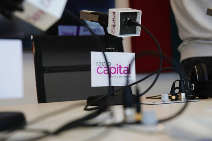 Micròfon Ràdio Capital estudi. Fotografia: Joel Codina Micròfon Ràdio Capital estudi. Fotografia: Joel Codina