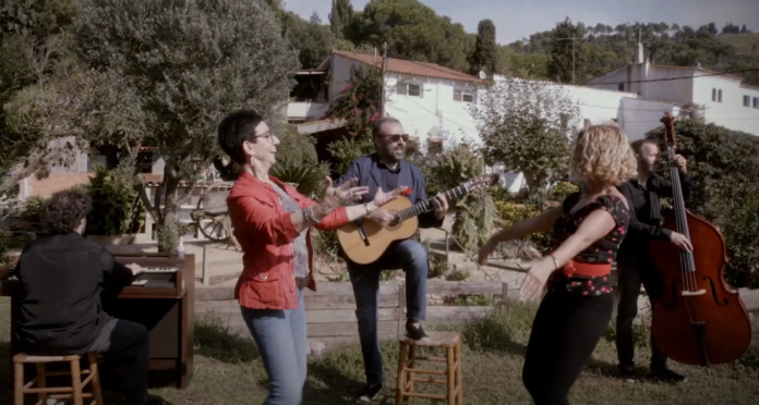 roger-mas-estrena-el-videoclip-de-‘amb-la-polla-i-amb-l’ou’