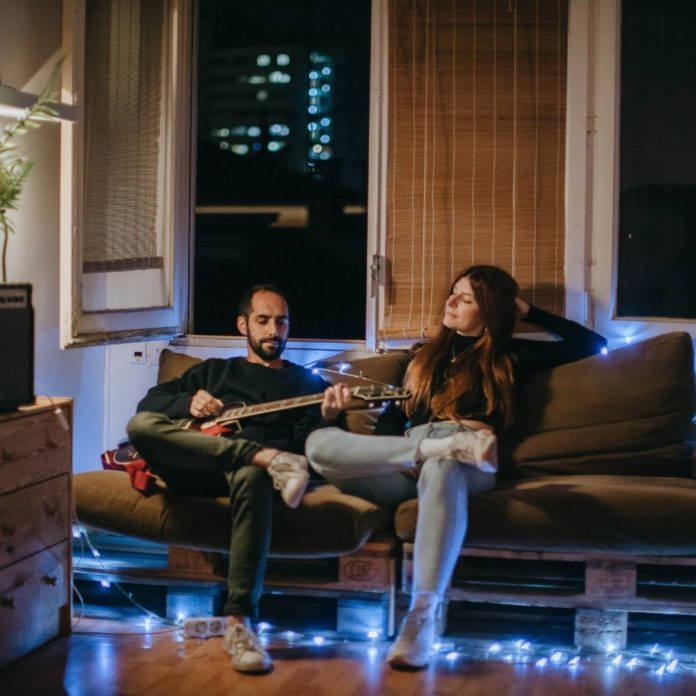 alicia-rey-&-jan-buxeda-presenten-“nadales-de-sofa”