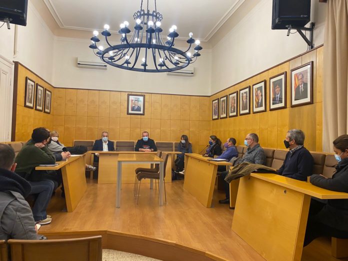 privat:-una-dotzena-de-persones-participen-a-la-reunio-sobre-la-cessio-d’habitatges-per-acollir-persones-refugiades-d’ucraina privat:-una-dotzena-de-persones-participen-a-la-reunio-sobre-la-cessio-d’habitatges-per-acollir-persones-refugiades-d’ucraina