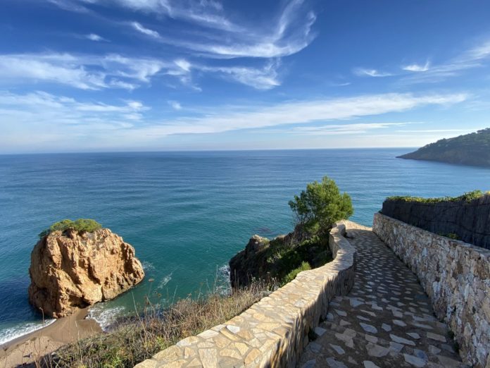 privat:-trobada-entre-l’ajuntament-de-begur-i-el-collectiu-nudista