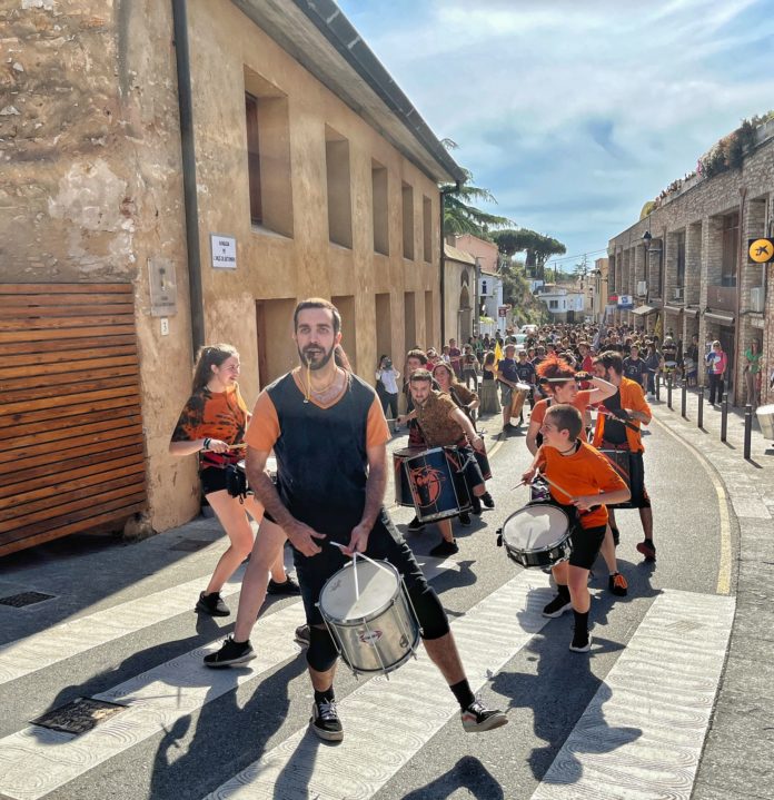 privat:-begur-ressona-al-ritme-de-la-solretronada-amb-un-gran-espectacle-sonor-i-un-exit-de-participacio