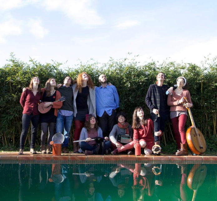 L'Orquestra Fireluche en una imatge de promoció Data de publicació: dijous 09 de juny del 2022, 12:39 Localització: Torroella de Montgrí Autor: Redacció