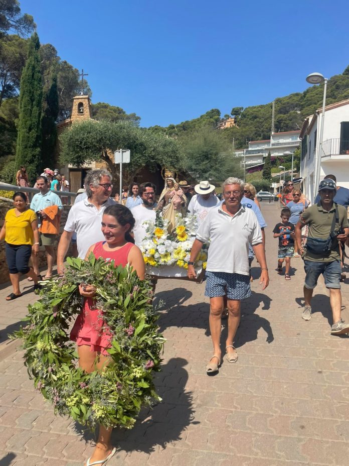 privat:-la-festivitat-de-la-mare-de-deu-del-carme-torna-a-recorrer-en-processo-la-costa-de-begur