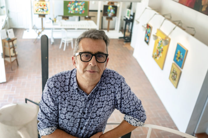 Andreu Buenafuente a la Fundació Cuixart de Palafrugell durant la inauguració de la seva primera exposició de pintura en solitari Data de publicació: divendres 15 de juliol del 2022, 17:42 Localització: Palafrugell Autor: Lluís Català