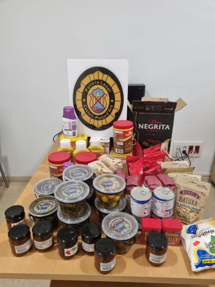 Productes caducats en una botiga de Platja d'Aro - Imatge de la Policia Local