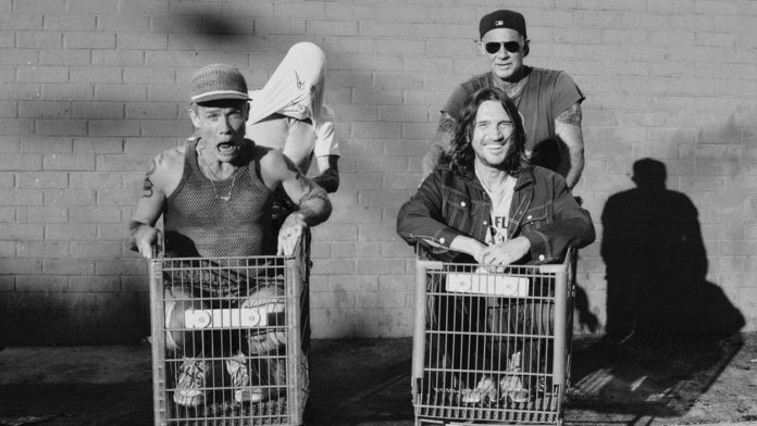 privat:-red-hot-chili-peppers-avancen-el-seu-nou-disc-amb-‘tippa-my-tongue’