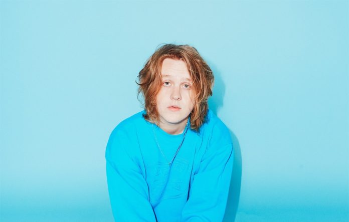 lewis-capaldi-es-torna-a-activar-i-ens-cita-el-2-de-setembre-a-tiktok
