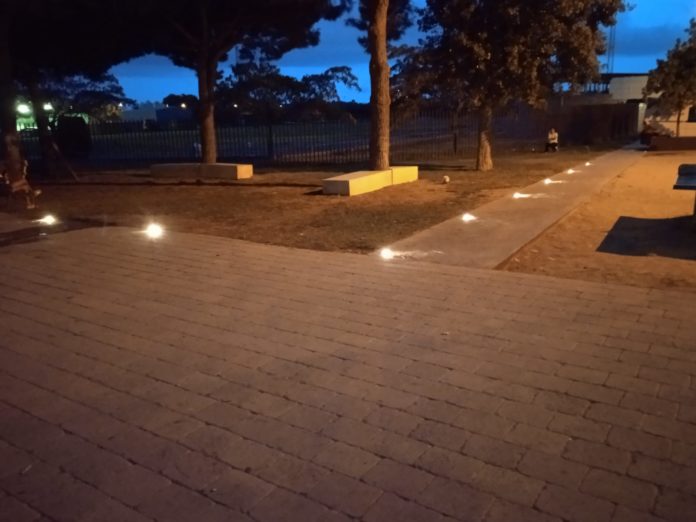 privat:-millores-a-l’enllumenat-public-de-la-placa-dels-esports