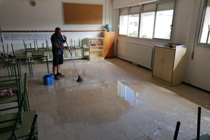 ed86d760-d863-44e0-a878-4a305a4f4fe1 L'estat en què ha quedat una de les aules de l'escola de la Bisbal - Cedida per l'AFA