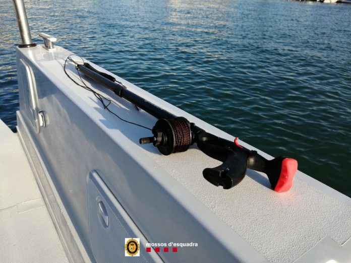 Ffv1bODXkAAexSa Fusell de pesca comissat pels Mossos d'Esquadra a un pescador subaquàtic pescant a Ses Negres