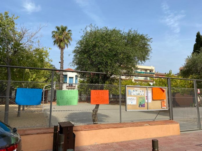 Escola Llevantí de mar- Alarma