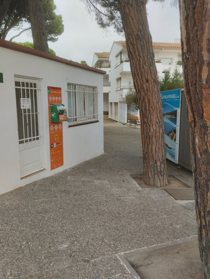 privat:-palafrugell-installa-dos-nous-desfibrilladors