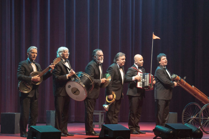 Les luthiers Les luthiers