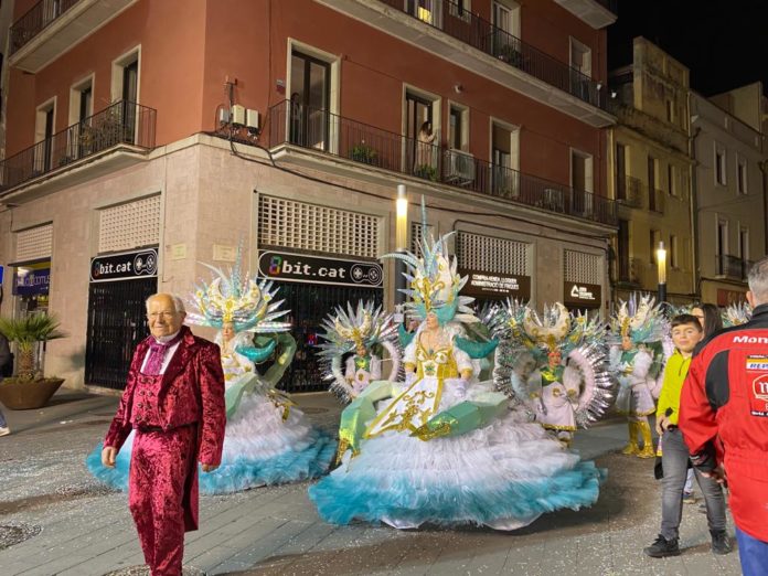 Rua de Carnaval de Sant Feliu de Guíxols. Maria Alsina Rua de Carnaval de Sant Feliu de Guíxols. Maria Alsina