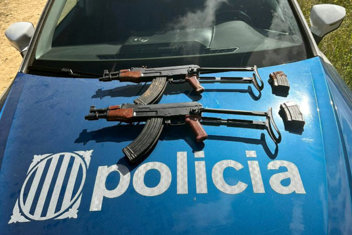 Mossos Castell d'Aro armes Mossos Castell d'Aro armes