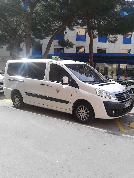 taxi-8-plazas-palamos taxis Palamós