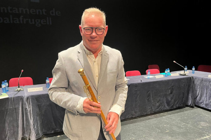 El nou alcalde de Palafrugell, Juli Fernandez Data de publicació: dissabte 17 de juny del 2023, 14:35 Localització: Palafrugell Autor: Imatge cedida a l'ACN per l'Ajuntament de Palafrugell El nou alcalde de Palafrugell, Juli Fernandez Data de publicació: dissabte 17 de juny del 2023, 14:35 Localització: Palafrugell Autor: Imatge cedida a l'ACN per l'Ajuntament de Palafrugell