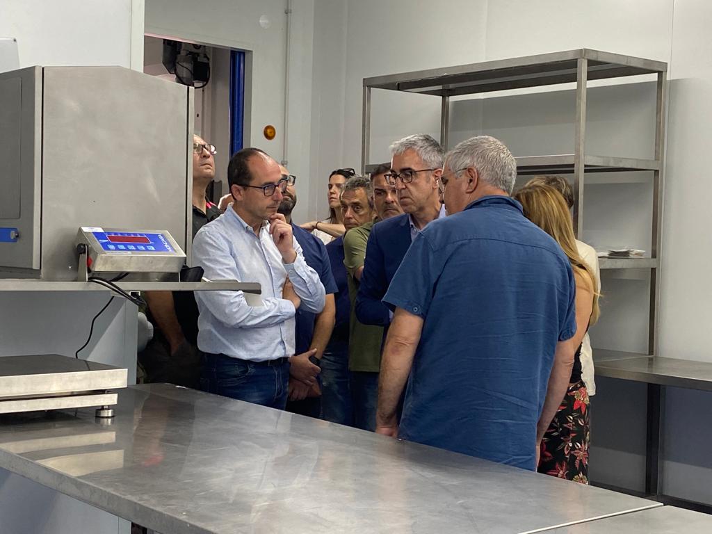 Visita guiada al nou obrador de peix