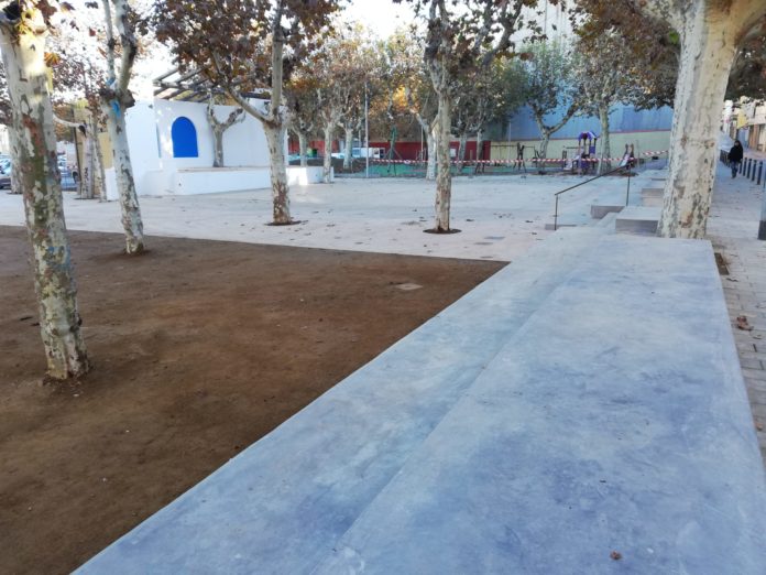 Reobre el parc de l'Arbreda millorant l'espai escènic i lúdic