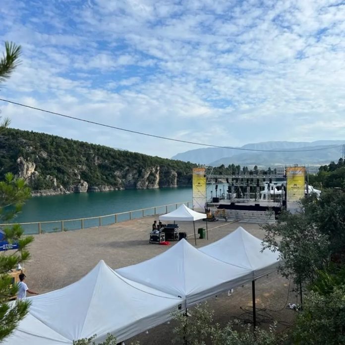 antonia-font,-the-tyets,-els-catarres-o-figa-flawas-al-talarn-music-experience-2024 antonia-font,-the-tyets,-els-catarres-o-figa-flawas-al-talarn-music-experience-2024