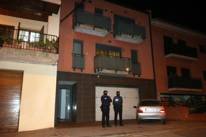 c9061822-cba5-42f8-a89e-c9928f94f54c Mossos escorcoll