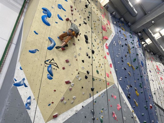 Scaling the heights at Sharma Climbing in Gavà / Oriol Escudé Macià