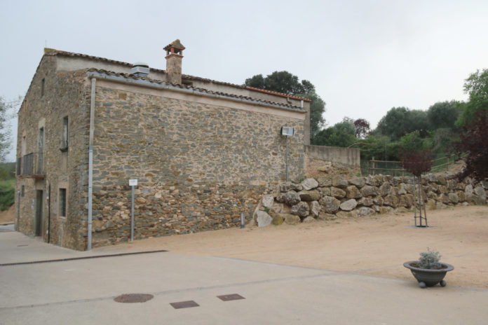 Imatge destacada 'La casa de colònies el Mercadal de Foixà'. Gerard Vilà (ACN)
