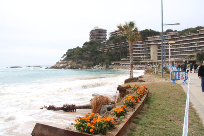 La platja engolida pel mar a Torre Valentina Data de publicació: diumenge 31 de març del 2024, 13:40 Localització: Calonge i Sant Antoni Autor: Ariadna Reche La platja engolida pel mar a Torre Valentina Data de publicació: diumenge 31 de març del 2024, 13:40 Localització: Calonge i Sant Antoni Autor: Ariadna Reche