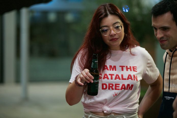 Laia Camós i Martí Saguer a l'estudi de ràdio Capital
