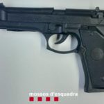 privat:-detenen-un-home-per-robar-en-una-casa-d’empuriabrava-i-tirar-un-septuagenari-pel-balco