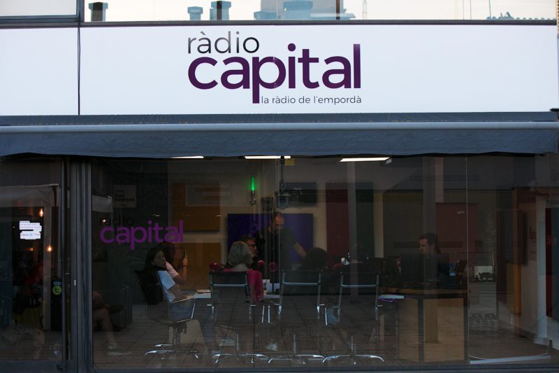 Exterior de l'estudi de Ràdio Capital