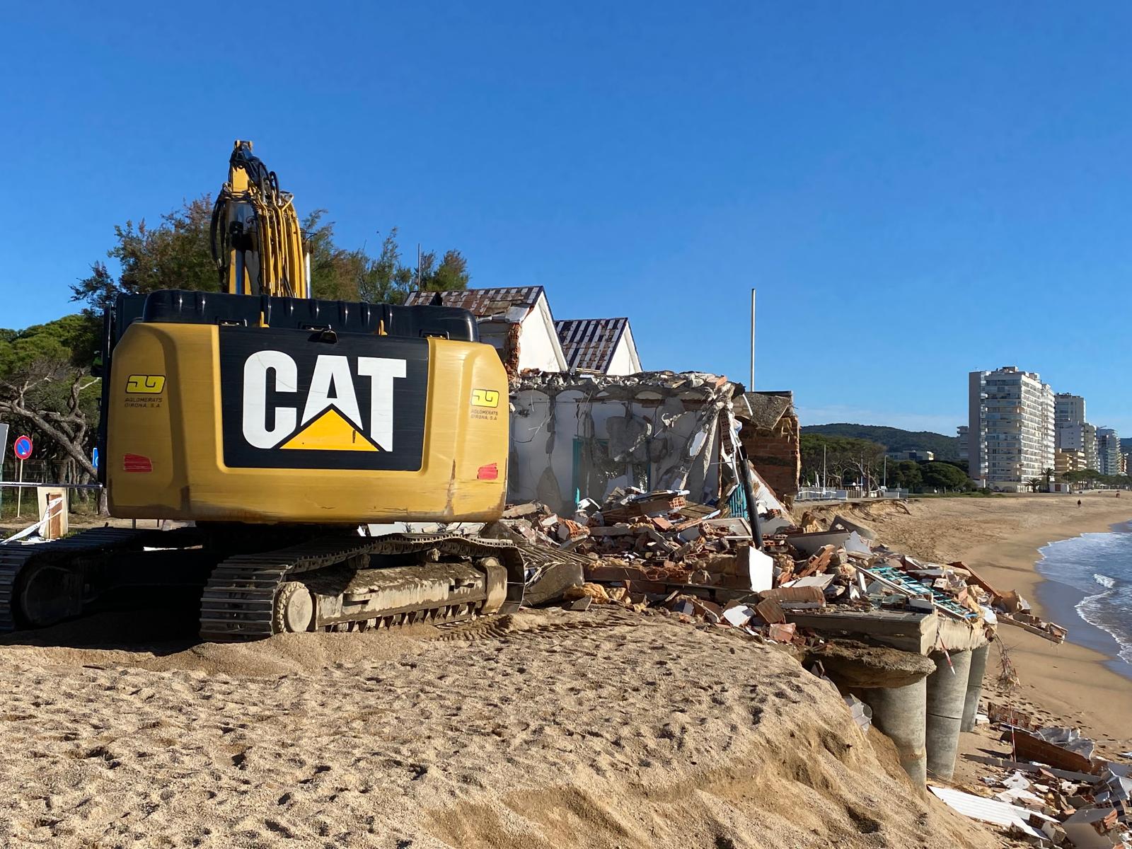 Enderrocament de l'Escola de Vela de Platja d'Aro