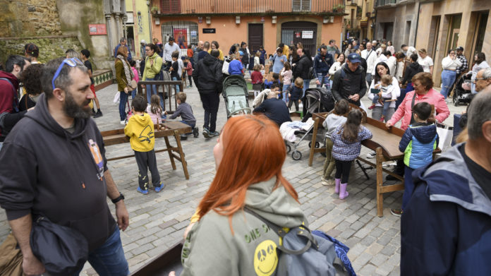 XXXIII Fira Mercat al Carrer de l’1 de maig