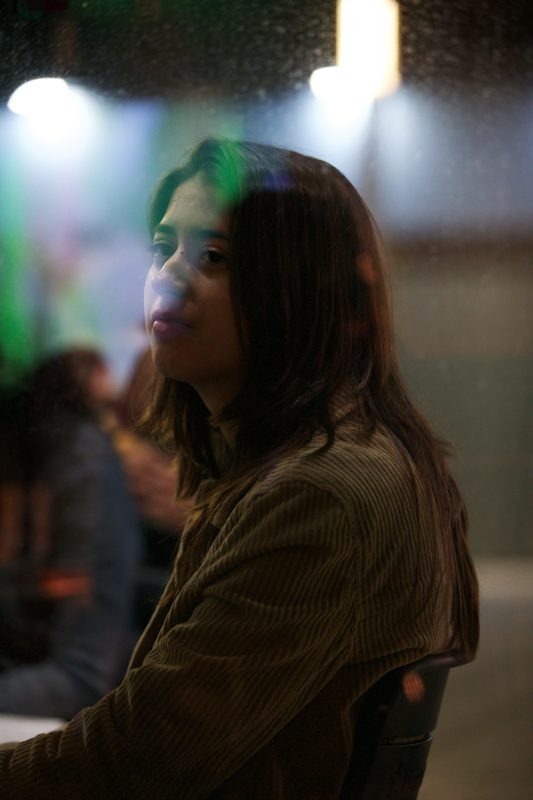 Anna Salvadó Veient el Festival d'Eurovisió a la plaça de l'estudi de Ràdio Capital