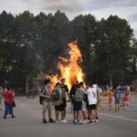 privat:-la-flama-del-canigo-encendra-diumenge-la-foguera-de-la-revetlla-de-sant-joan-de-la-bisbal