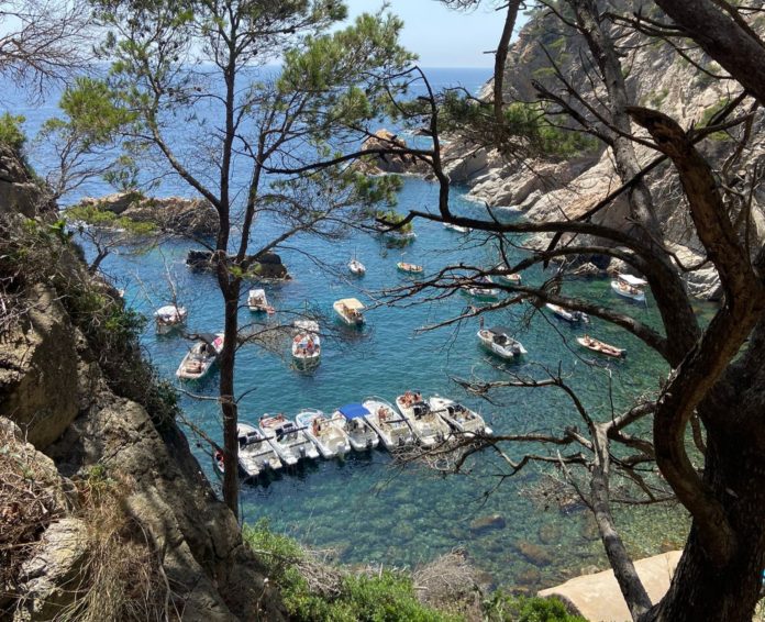 Cala del Cau 2024 sos costa brava embarcacions