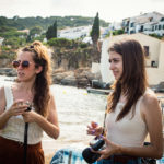 Alba Cunillera i Anna Salvadó a l'especial de Ràdio Capital, "Una cantada diferent" a la Cantada d'hanaveres de Calella de Palafrugell. Fotografia: Laia Serch