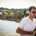 Gerard Escaich a l’especial de Ràdio Capital, «Una cantada diferent» a la Cantada d’hanaveres de Calella de Palafrugell.   Fotografia: Laia Serch