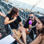 Entrevista a Les anxovetes a l'especial de Ràdio Capital, "Una cantada diferent" a la Cantada d'hanaveres de Calella de Palafrugell. Fotografia: Laia Serch