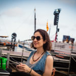 Cristina Vilà a l'especial de Ràdio Capital, "Una cantada diferent" a la Cantada d'hanaveres de Calella de Palafrugell. Fotografia: Laia Serch
