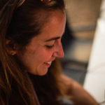 Alba Cunillera a l’especial de Ràdio Capital, «Una cantada diferent» a la Cantada d’hanaveres de Calella de Palafrugell.   Fotografia: Laia Serch