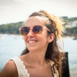 Alba Cunillera i Anna Salvadó  a l’especial de Ràdio Capital, «Una cantada diferent» a la Cantada d’hanaveres de Calella de Palafrugell.   Fotografia: Laia Serch