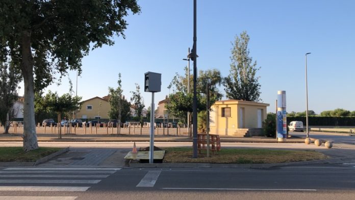 privat:-l’estartit-installa-dos-radars-amb-l’objectiu-de-promoure-una-mobilitat-mes-segura privat:-l’estartit-installa-dos-radars-amb-l’objectiu-de-promoure-una-mobilitat-mes-segura