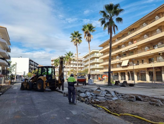 Ja han començat les obres de reurbanització de la plaça de Catalunya de Sant Antoni Ja han començat les obres de reurbanització de la plaça de Catalunya de Sant Antoni