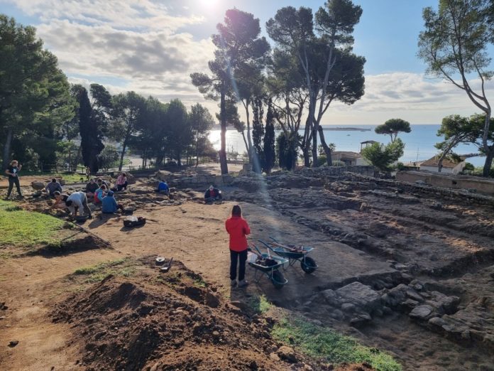 Presentats els resultats de la campanya 2024 d’excavacions arqueològiques a la vil·la romana del Collet de Calonge i Sant Antoni (2) Presentats els resultats de la campanya 2024 d’excavacions arqueològiques a la vil·la romana del Collet de Calonge i Sant Antoni (2)