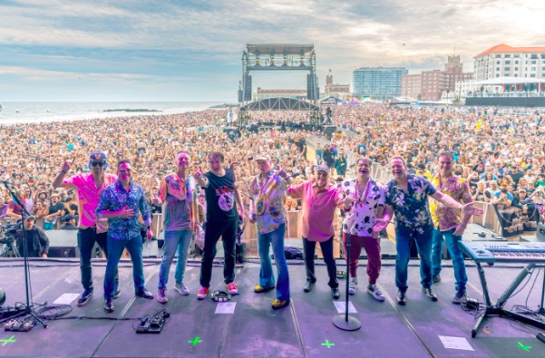 the-beach-boys-actuaran-al-sons-del-mon,-de-roses